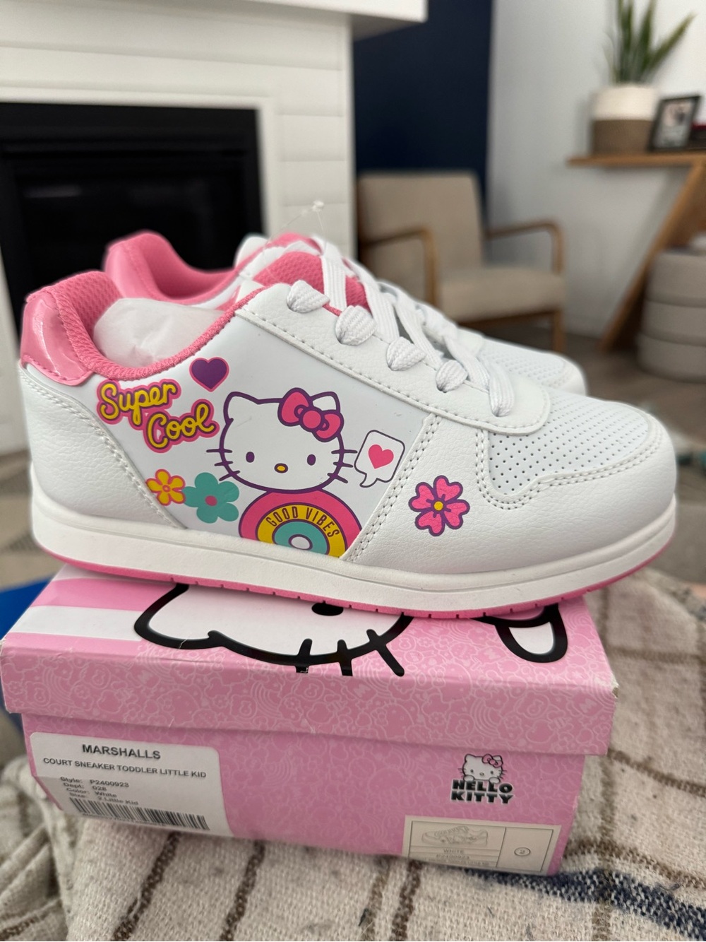 Sanrio Hello Kitty Good Vibes  Court Sneakers Little Kid Size 2 New